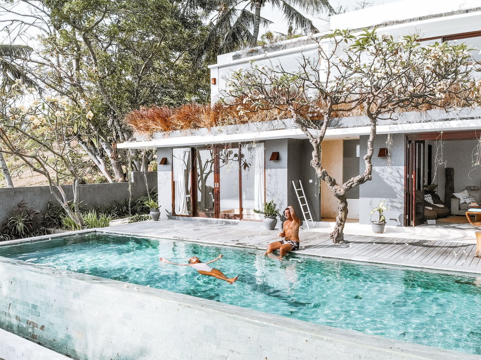 003 malimbu cliff villa calmness by the pool
