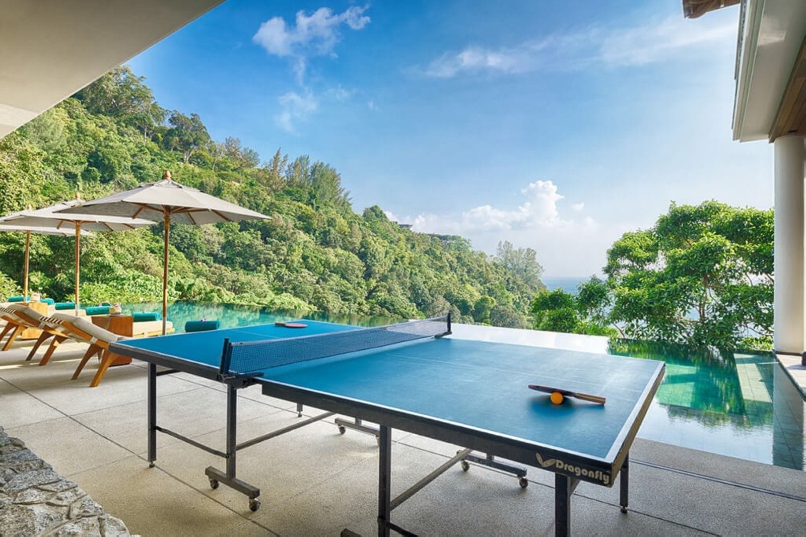 10 baan banyan poolside table te