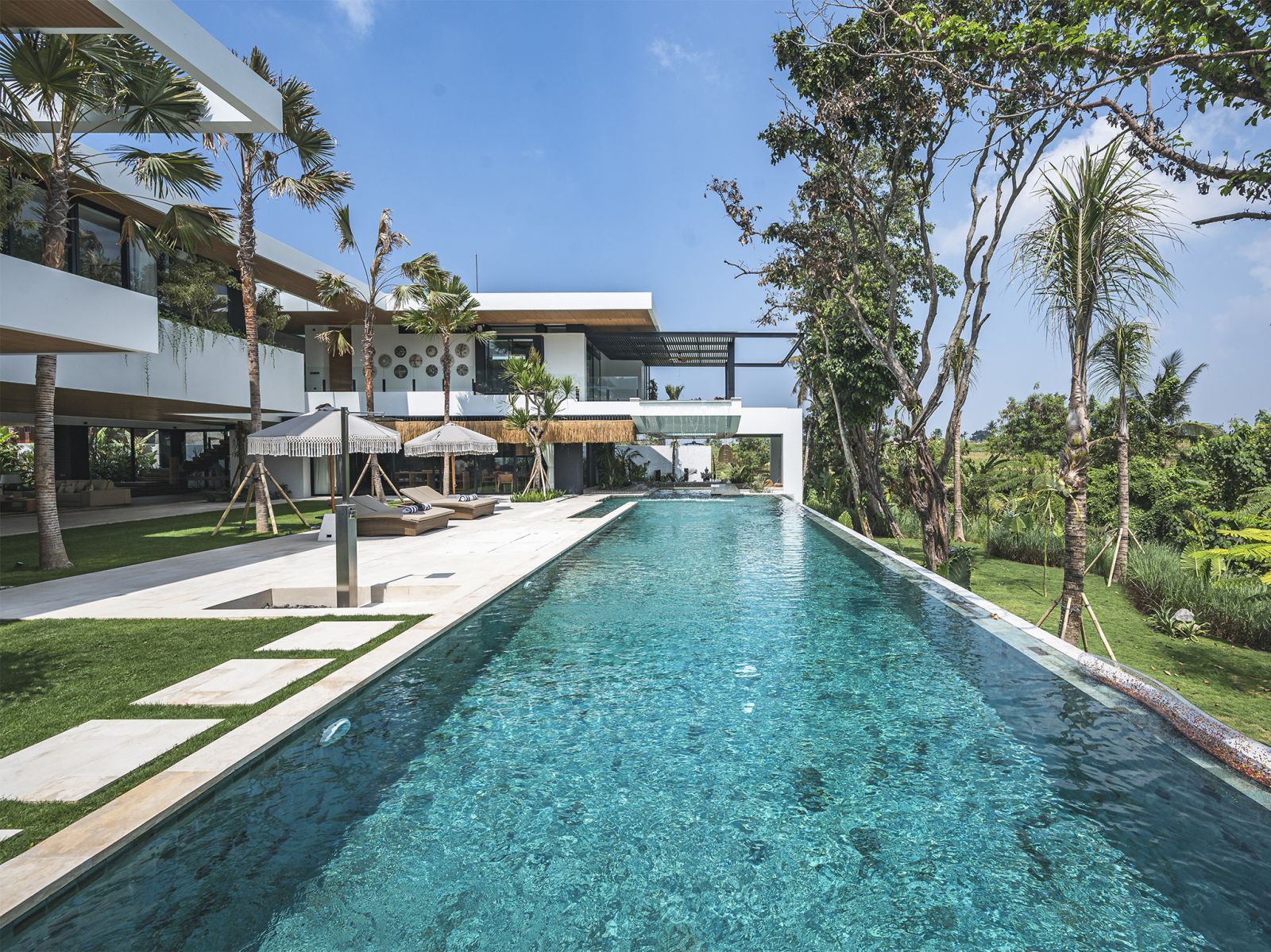 30 villa nica the grand saltwater pool