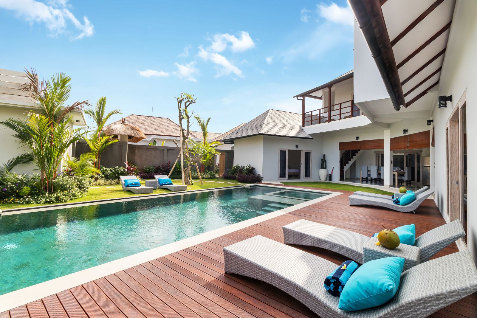 hiburan 1 pool daylight d
