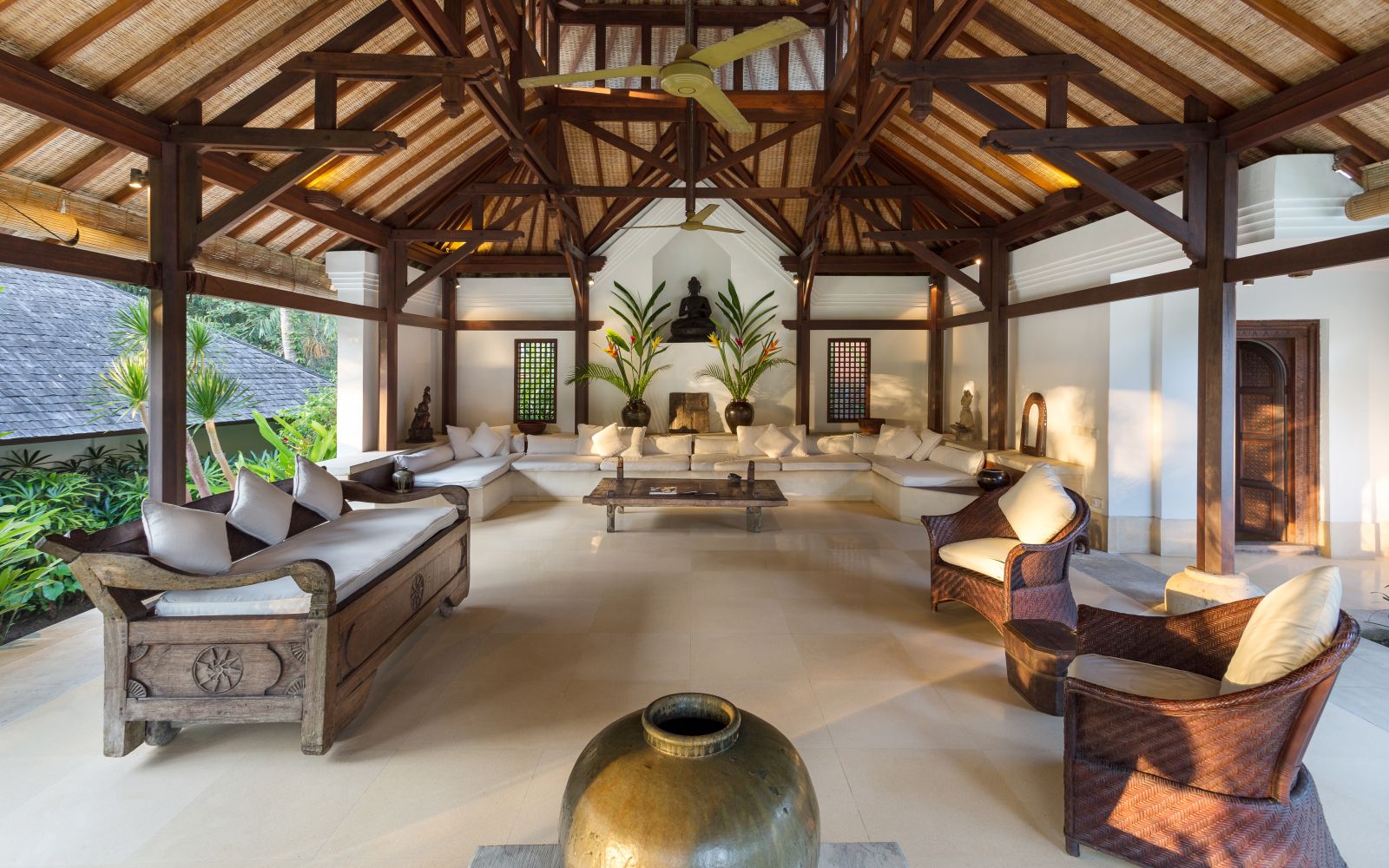 villapangigita 12 livingroomjpg
