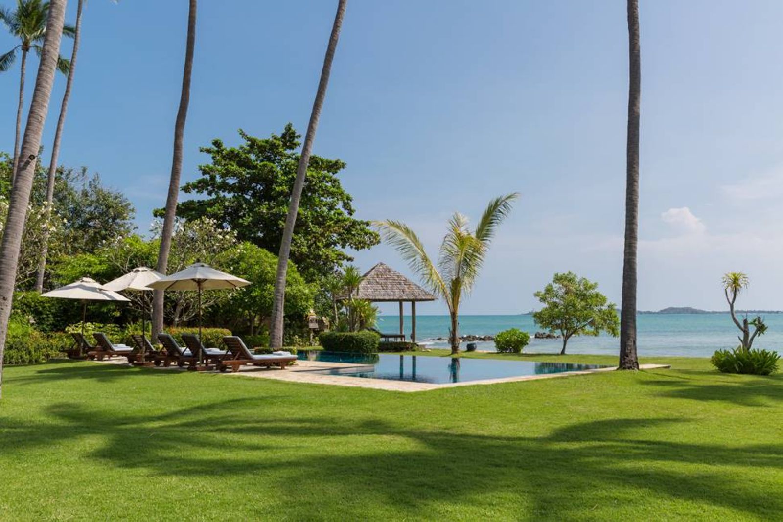 bansairee 01 poolview