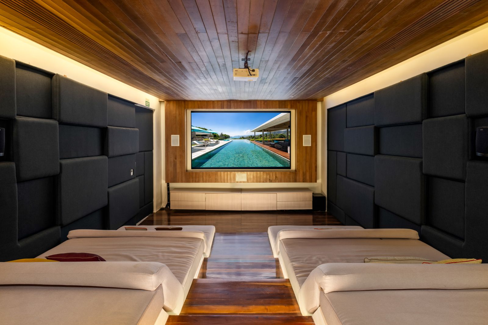 v22 private cinema