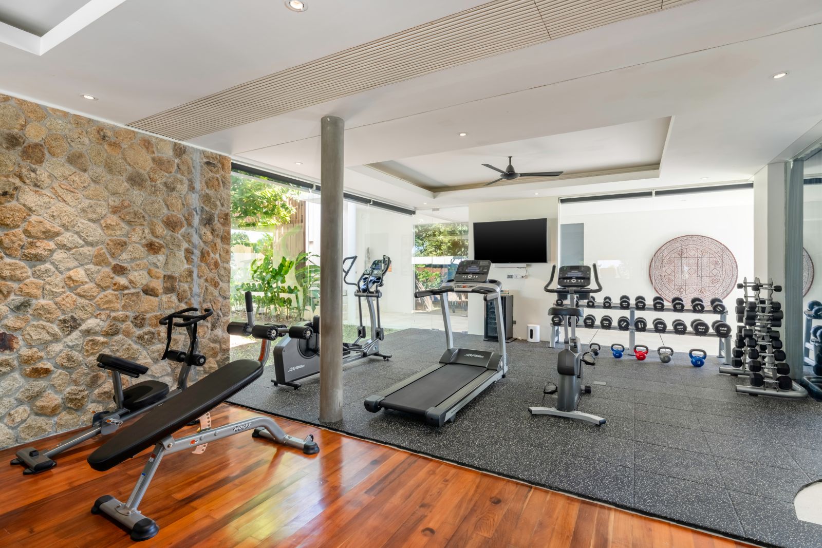 v22 private gym
