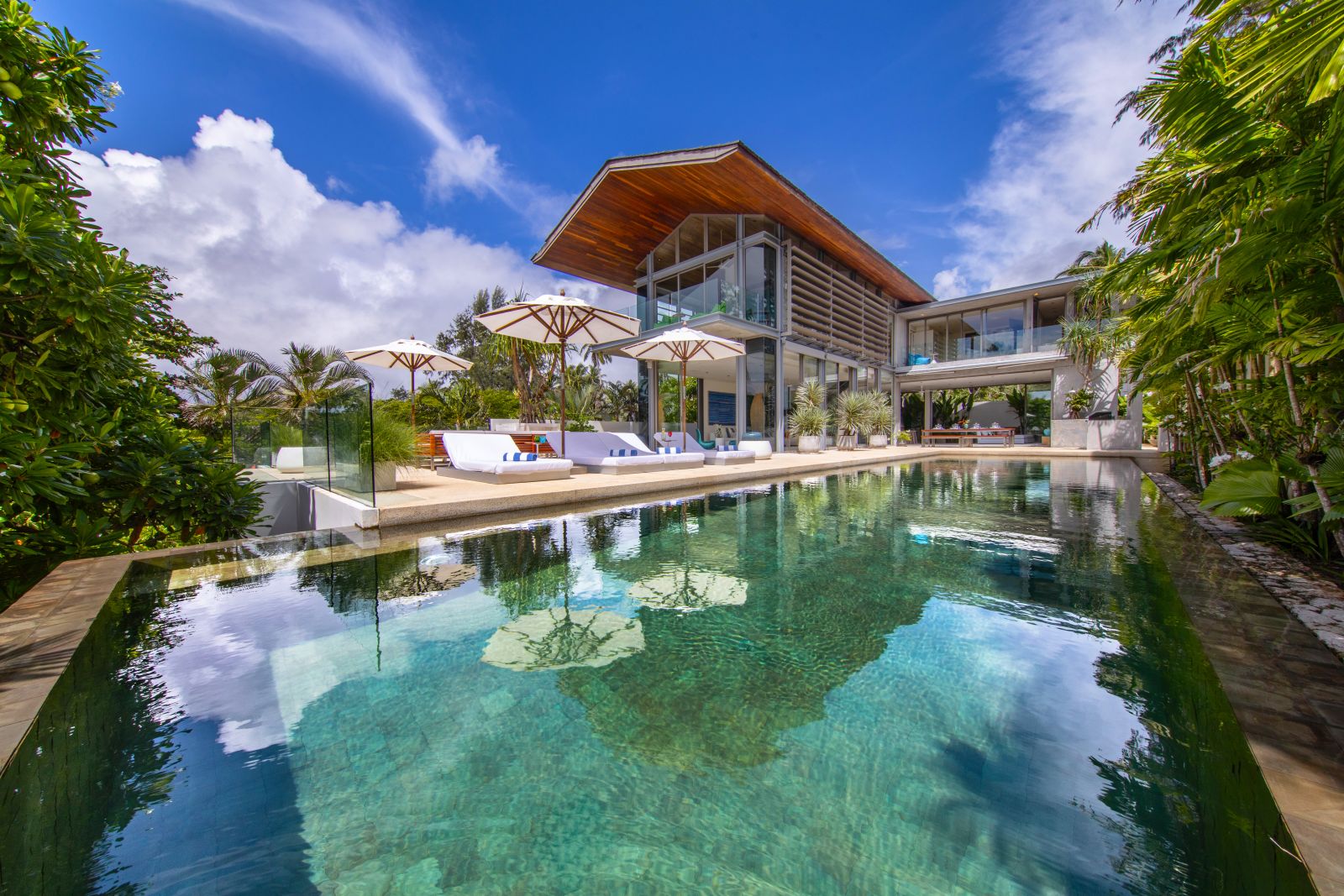 villa aqua swimming pool 3