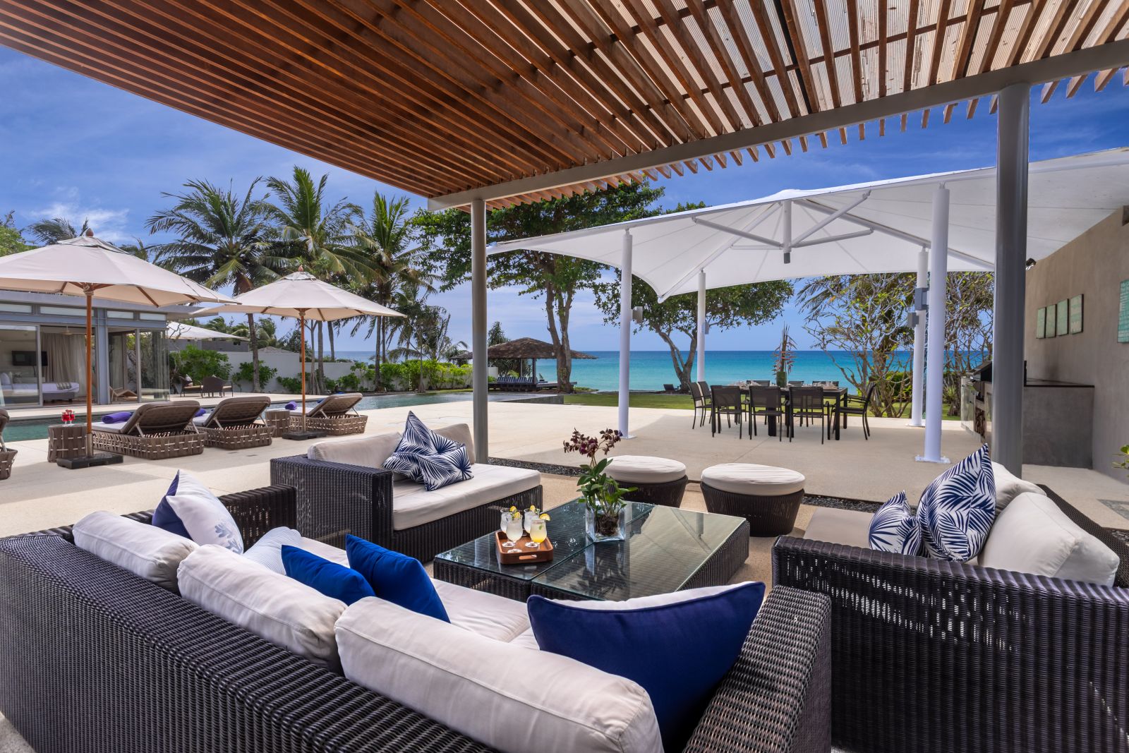 villa cielo outdoor living area 1